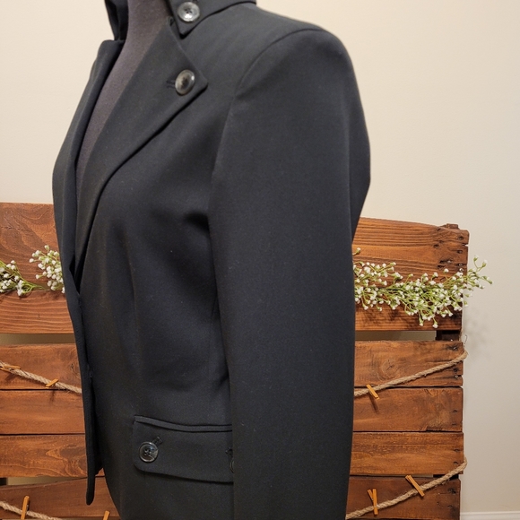 Black blazer with Button details - Picture 3 of 4